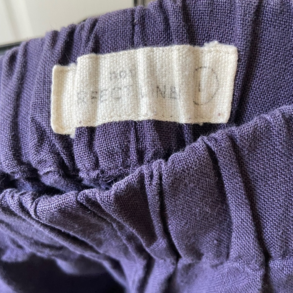 Genova notPERFECTLINEN Tapered Pants in Eggplant - Picture 2 of 12